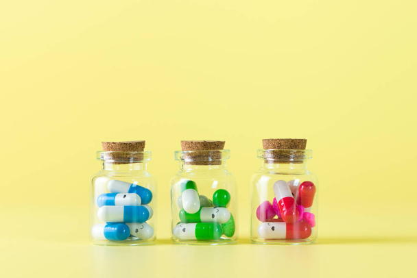 Supplement capsules or drugs - Foto, Imagem