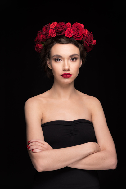 woman with roses wreath on head - Foto, Imagen