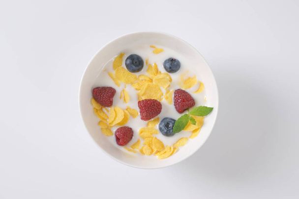 corn flakes with milk and fruit - Photo, Image