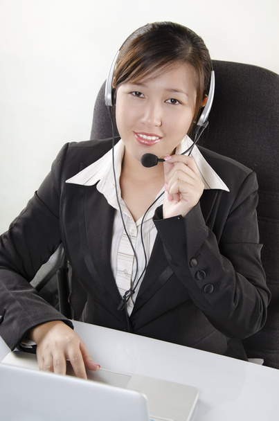 Bela agente de atendimento ao cliente no call center
 - Foto, Imagem