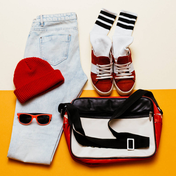 Urban active style set. Outfit jeans, cap, shoes bag - Foto, afbeelding