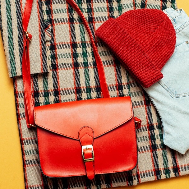 Checkered coat and red accessories. Fashion Trendy Urban Style - Foto, Bild