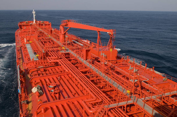 Танкерный нефтеналивной корабль
 - Фото, изображение
