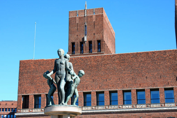 Red City Hall and Monuments, Oslo, Norway - Photo, Image
