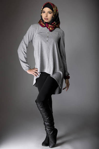 Female Modeling Hijab Fashion - Fotoğraf, Görsel