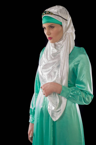 Hijabia. Islamilainen huivi naisille ja yleiset vaatteet
, - Valokuva, kuva
