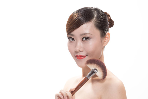 Макияж лица азиатской красивой женщины
 - Фото, изображение