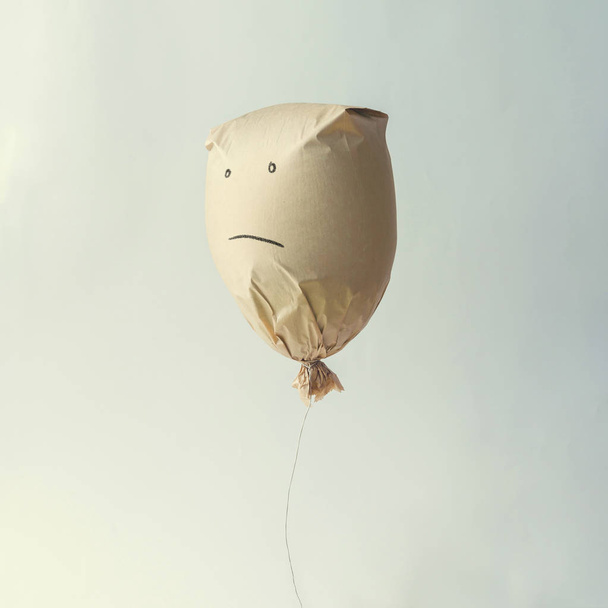 Papírové pytle balon s smutný obličej  - Fotografie, Obrázek