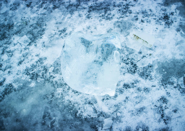 Ένα μεγάλο κομμάτι πάγου.. - Φωτογραφία, εικόνα