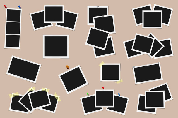 Набір квадратних фоторам на липкій стрічці, шпильки і заклепки ізольовані на бежевому фоні
 - Фото, зображення