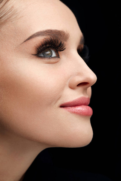 Beautiful Woman With Makeup, Soft Skin And Long Eyelashes - 写真・画像