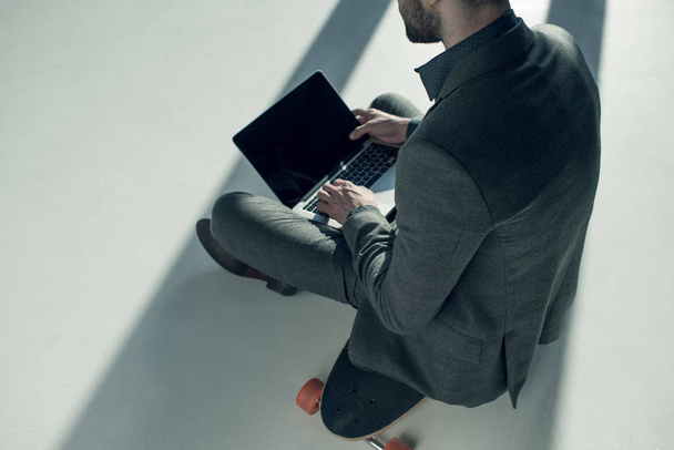 businessman typing on laptop - Photo, Image
