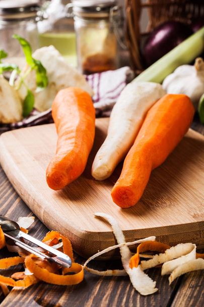 Fresh vegetables: carrots and parsley - Foto, Bild