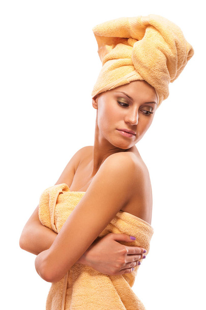 Retrato de close-up de jovem bela mulher após o banho
 - Foto, Imagem