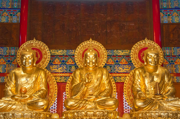Buddha-Statue am chinesischen Tempel - Foto, Bild