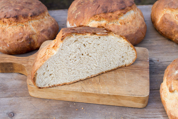 pain frais tranché maison
 - Photo, image