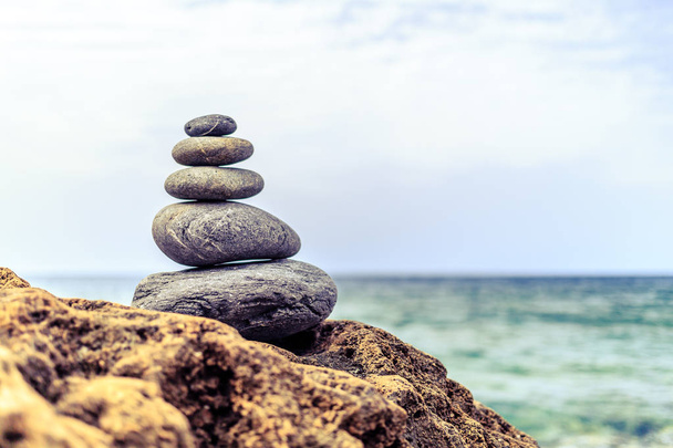 Stones equilíbrio inspiração conceito de bem-estar
 - Foto, Imagem