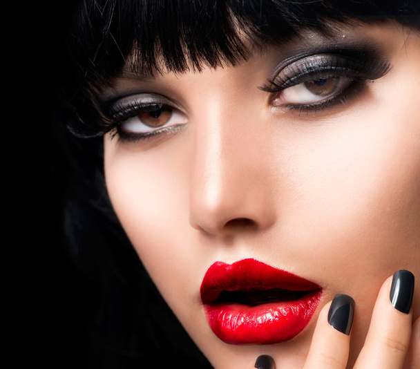 Beautiful Brunette Girl Portrait. Face. Makeup. Sensual Red Lips - Фото, зображення