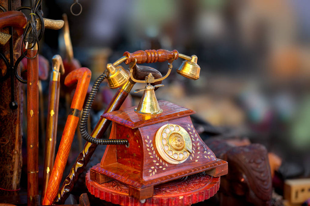 starožitné telefony artefakt a jiné řemeslné výrobky v Indii - Fotografie, Obrázek