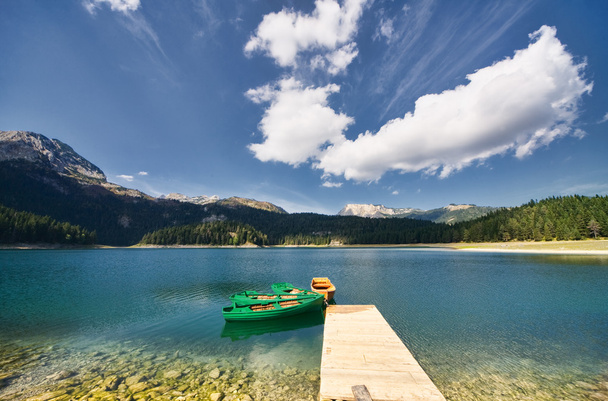 Göl manzara dağlar tekneler - Fotoğraf, Görsel