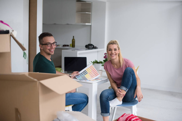 Young couple moving in a new home - Photo, image