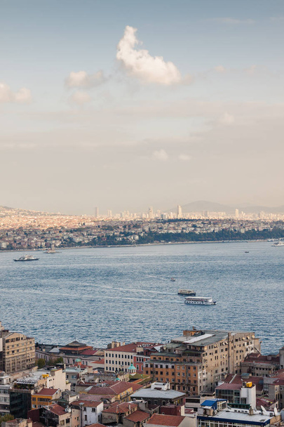 Vista del atardecer desde la torre de Galata hasta el Cuerno de Oro, Estambul, Turquía
. - Foto, imagen