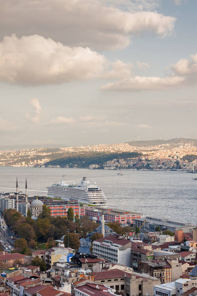 Vista del atardecer desde la torre de Galata hasta el Cuerno de Oro, Estambul, Turquía
. - Foto, imagen