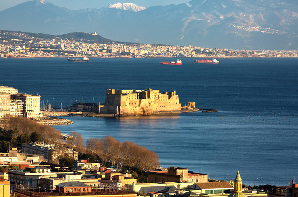 Зимний вид Неаполитанского залива с замком
 - Фото, изображение