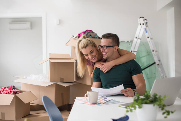 Young couple moving in a new home - Photo, Image