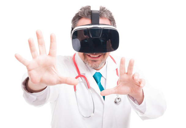 Male surgeon enjoy experiencing virtual reality - Photo, Image