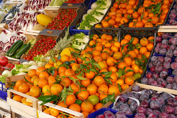 Красочные фрукты и овощи - Фото, изображение