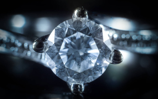 Bague en diamant Whitegold
  - Photo, image