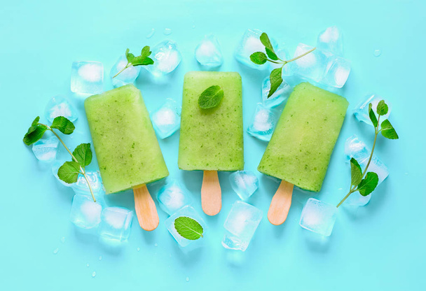 Mint refreshing popsicles  - Photo, Image