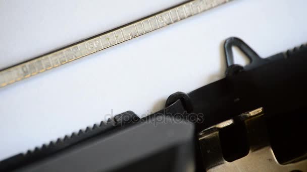 Typický uchazeči s staré ruční psací stroj - Záběry, video