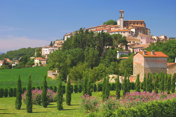 malowniczej miejscowości w regionie umbria, w pobliżu Asyż - Zdjęcie, obraz
