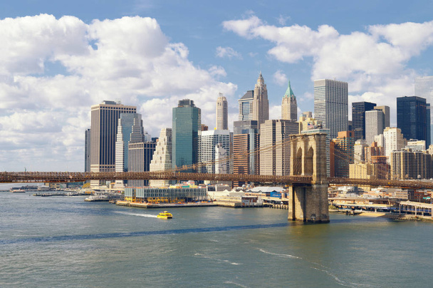 Manhattan at sunny day. - Foto, afbeelding