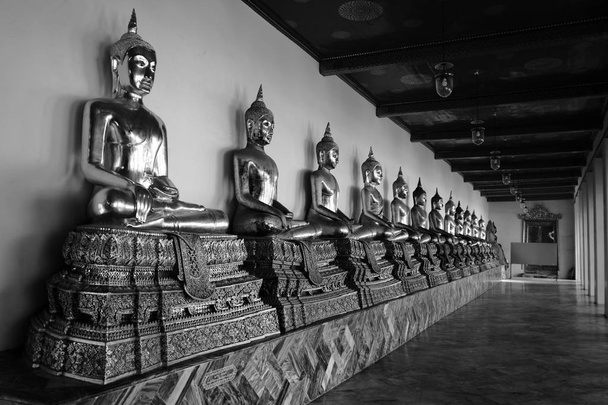 escultura buddha en Tailandia - Foto, imagen