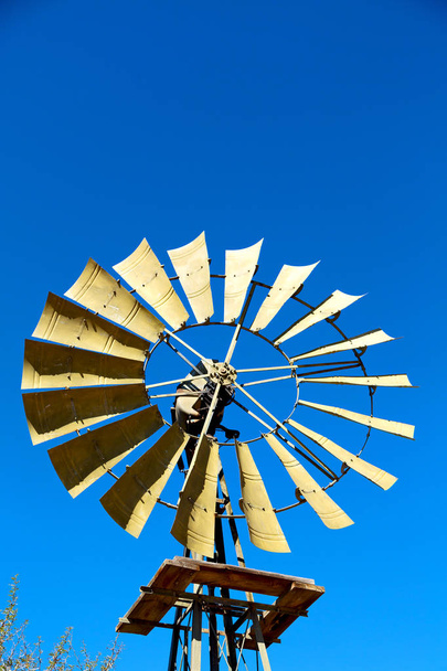  na tecnologia de turbina de moinho de vento do parque nacional
 - Foto, Imagem