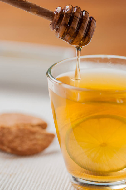 Чай с медом и лимоном
 - Фото, изображение