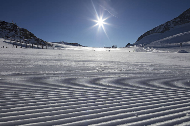 Talvi Alpeilla - hiihtäjän paratiisi
 - Valokuva, kuva