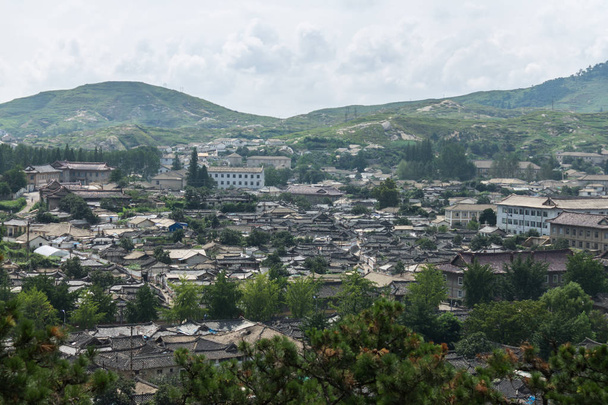 widok na miasto z Kaesong, Korea Północna - Zdjęcie, obraz