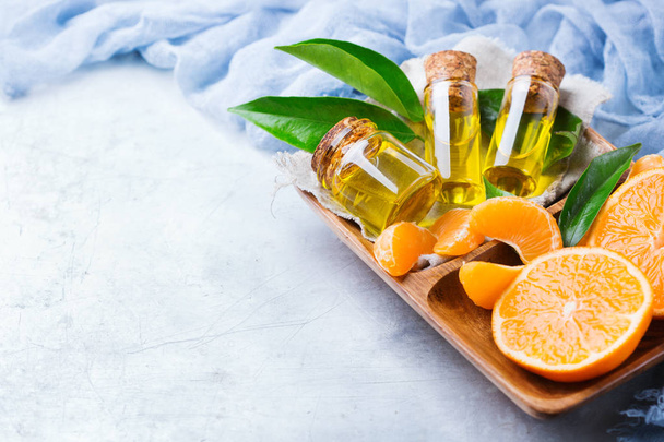 Organiczne niezbędne mandarynki, mandarynki, klementynki oleju - Zdjęcie, obraz