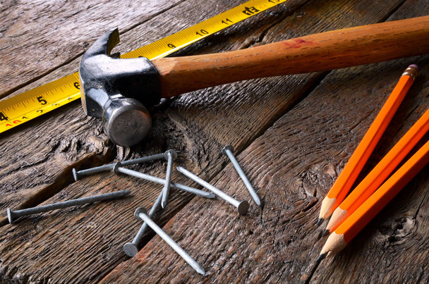Pequeñas herramientas de mano y banco de trabajo
 - Foto, imagen