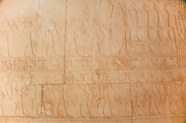 gegraveerde Egyptische muur - Foto, afbeelding