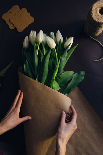 white tulips bouquet - Fotoğraf, Görsel