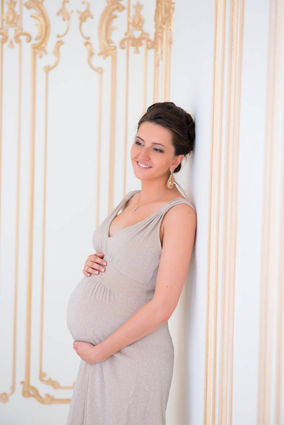 Beautiful pregnant woman waiting for a child - Zdjęcie, obraz