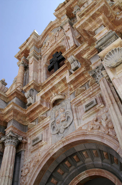 Basílica de la Santísima y Vera Cruz
 - Foto, imagen