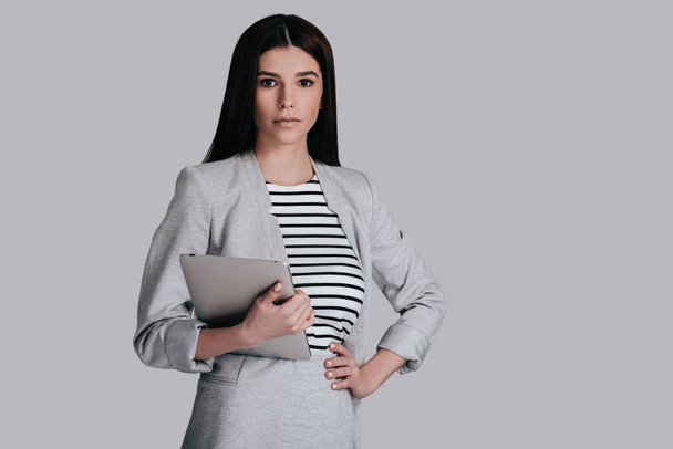 businesswoman holding digital tablet  - Φωτογραφία, εικόνα