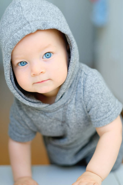 Bambino con gli occhi azzurri
 - Foto, immagini