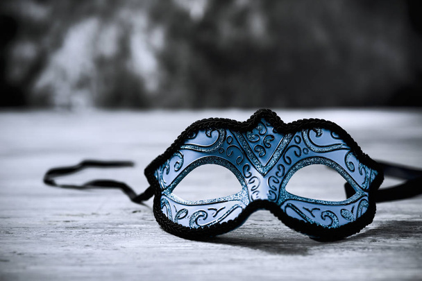 elegante blauwe carnaval masker - Foto, afbeelding